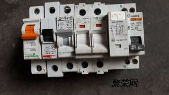 半坡西街專業(yè)電工服務(wù) 燈具安裝、開關(guān)插座維修與配電控制設(shè)備維護(hù)